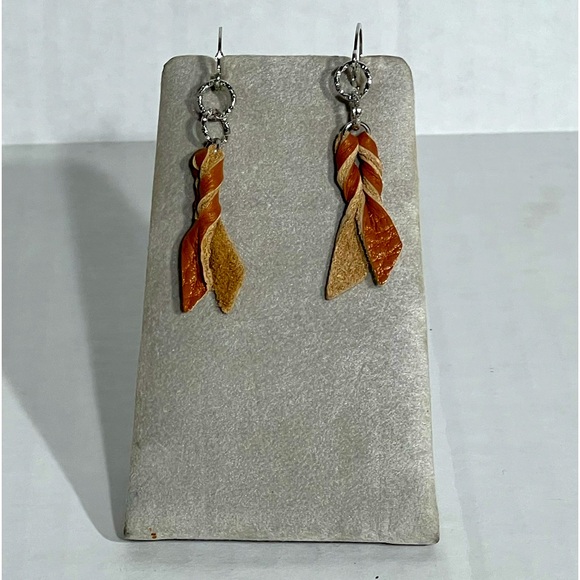 Beautiful Hand-Crafted Earrings Brown Leather Twist - Picture 1 of 4